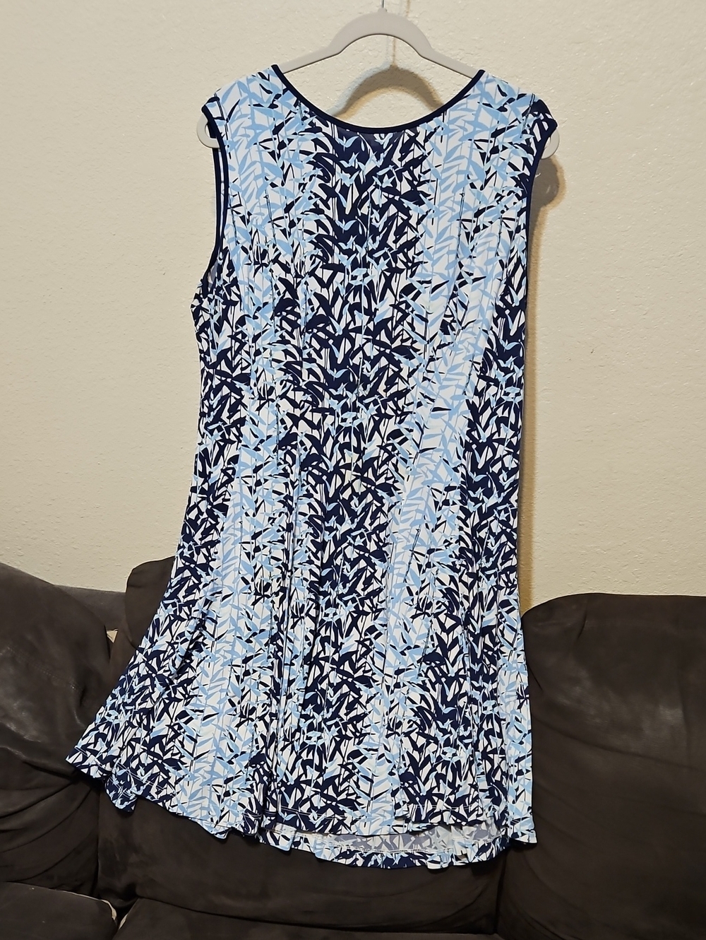 Gabby Skye Navy and Light Blue Leaf-Print Midi Dress